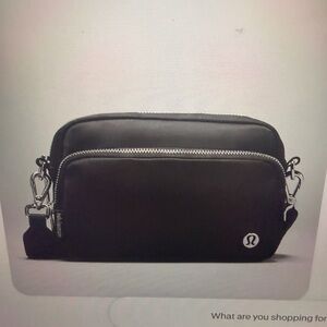 Lululemon Everywhere Unisex Crossbody Bag - Black